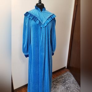 Gillian&O'Malley Vintage Robe Size Medium